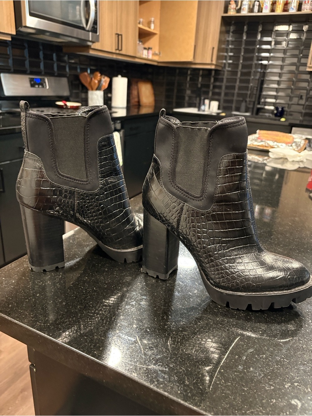 Charles David Black Croc-Embossed Platform Ankle Boots - size 8